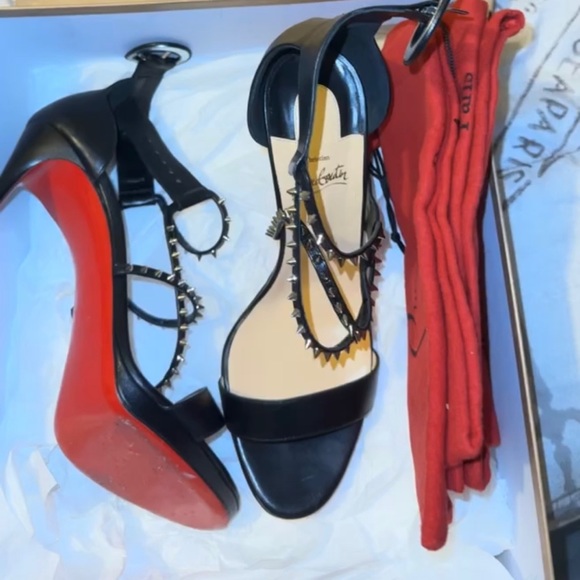 Worn once heel to high for me